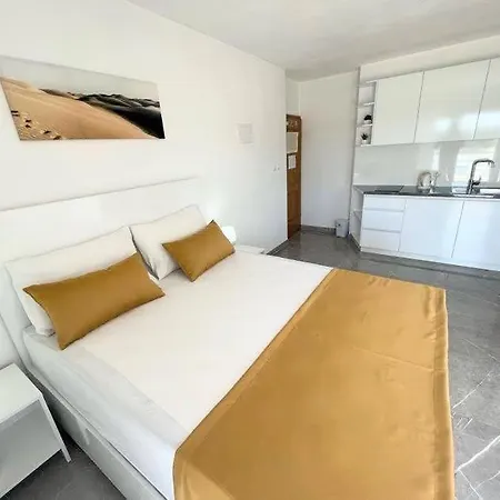Apartment Tomi Ciovo