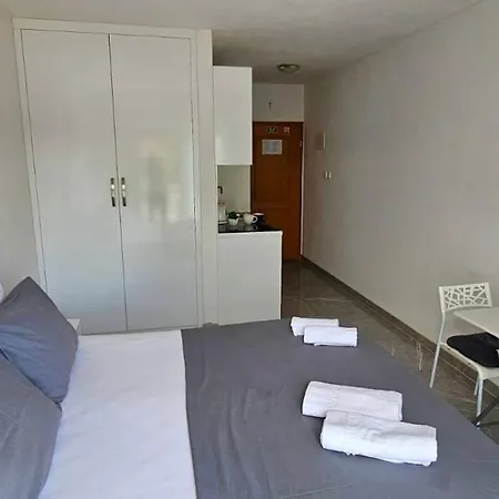 Tomi Ciovo Apartment