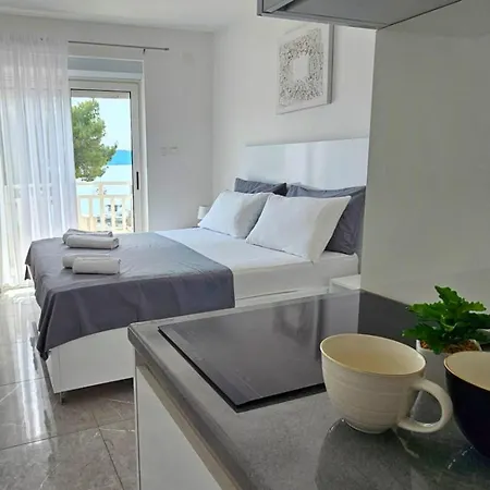 Apartment Tomi Ciovo